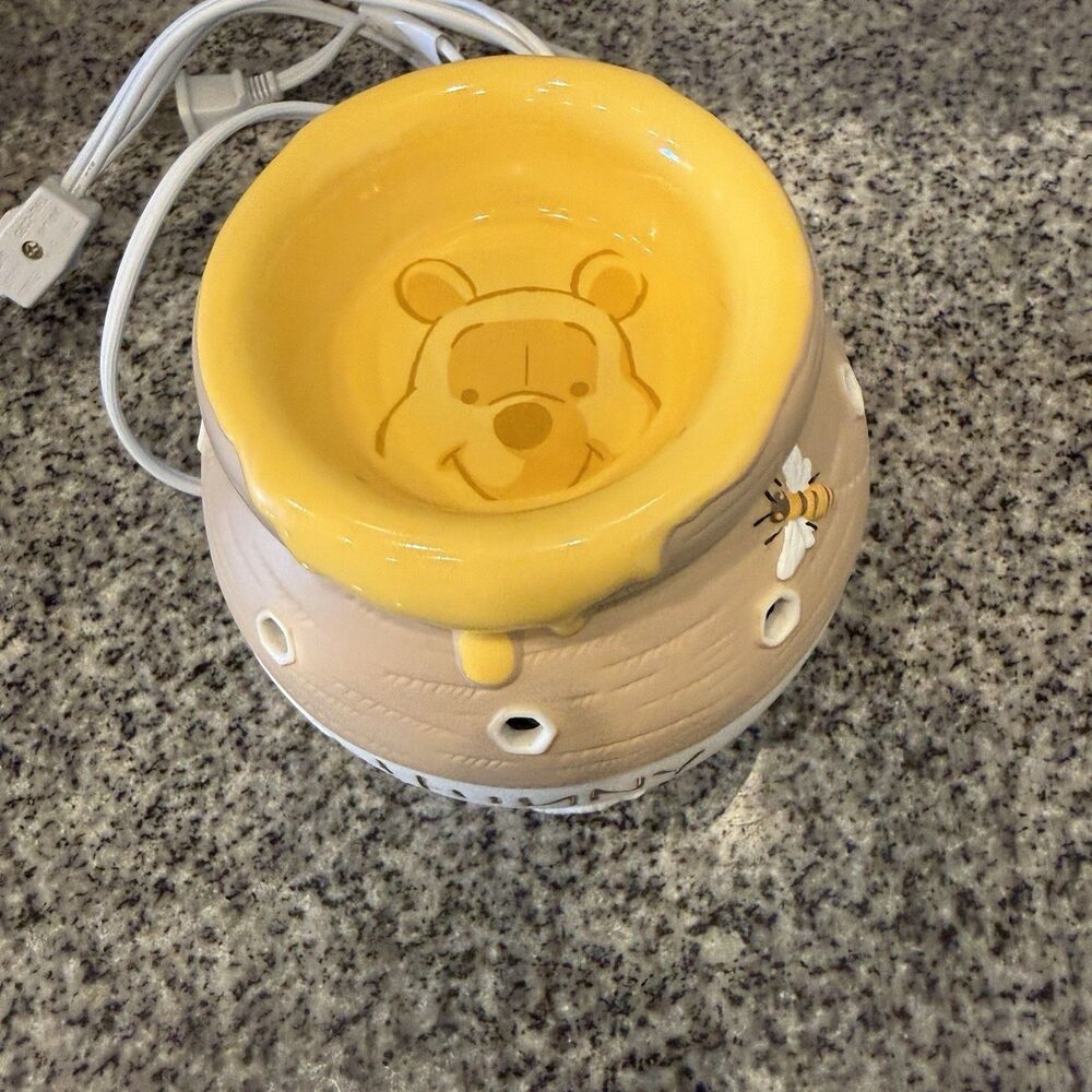 Disney Scentsy Winnie the Pooh Hunny Pot Wax Warmer Retired - Picture 5 of 9